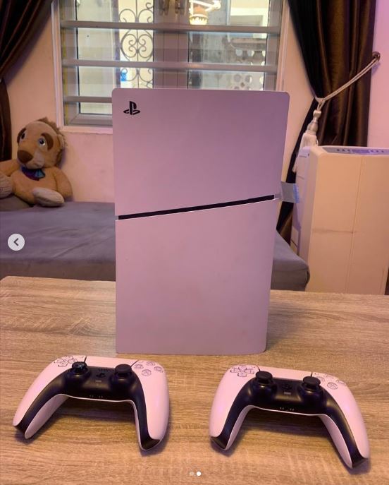 PS5 slim console