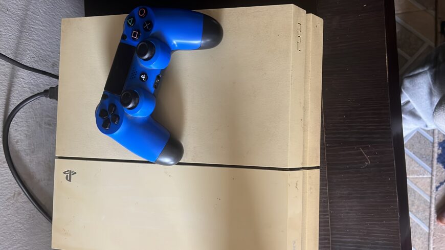 Neatly Used PS4 white