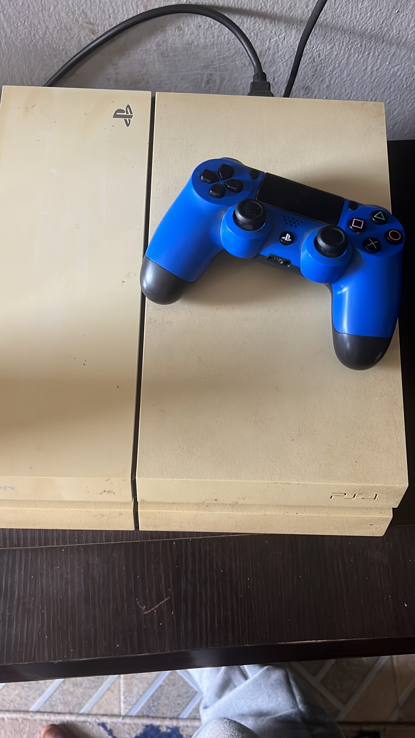 Neatly Used PS4 white