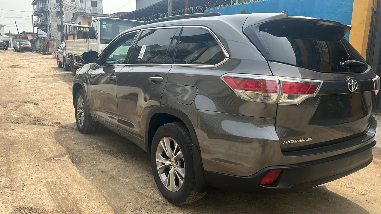 Toyota highlander 2021 tokunbo for sale, working perfectly.