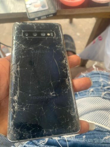 Samsung S10