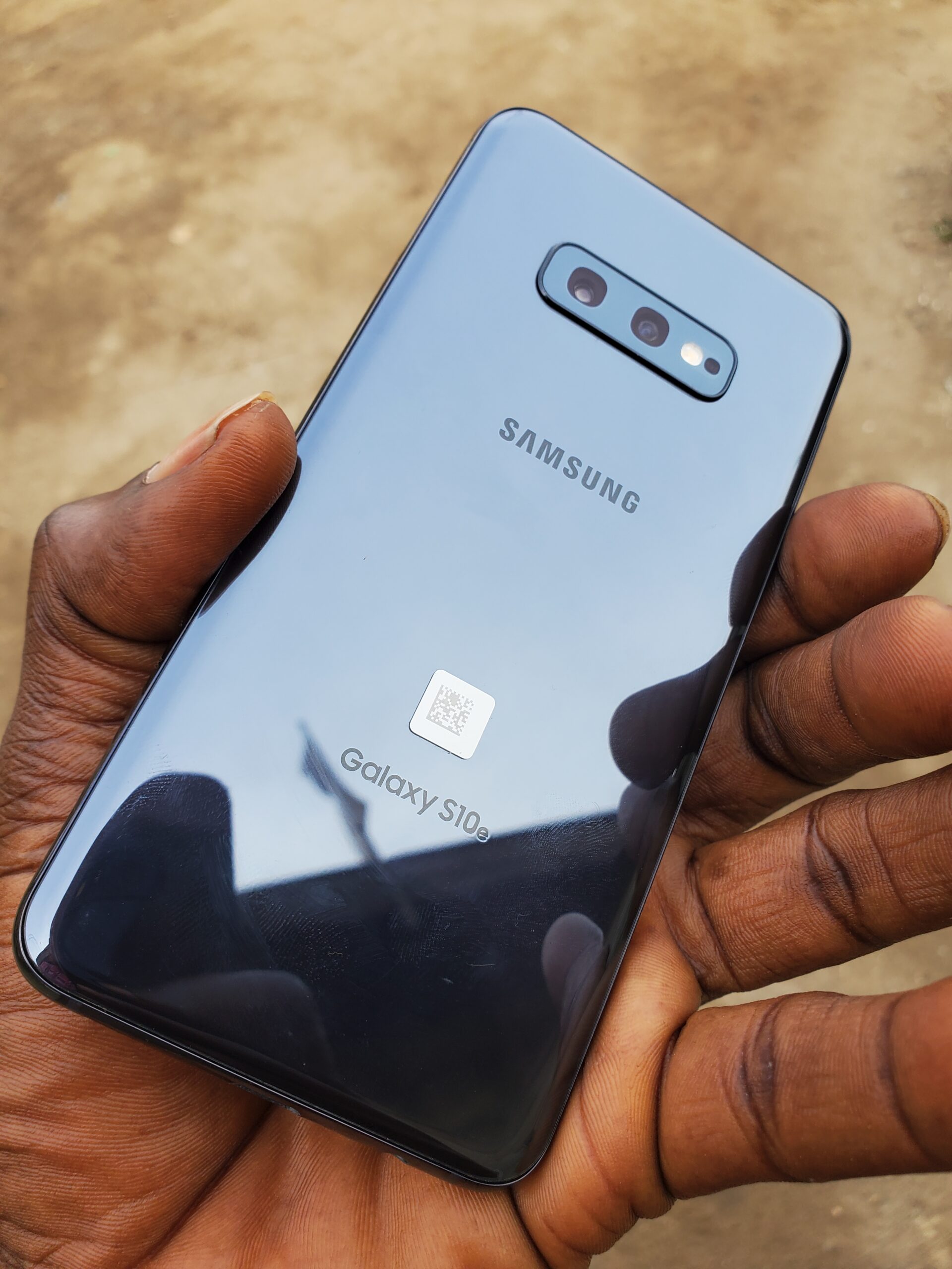 Almost New Samsung Galaxy S10e