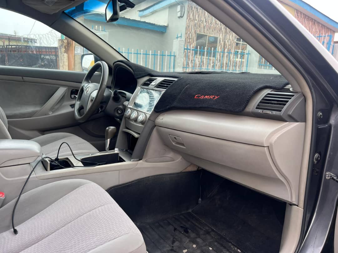 Toyota camry 2010 For Sale