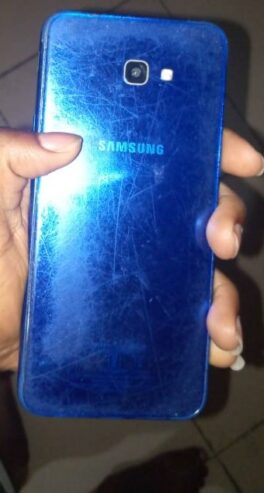 Samsung Galaxy J4+ (SM-J415F/DS) – Cracked Screen, Needs Battery