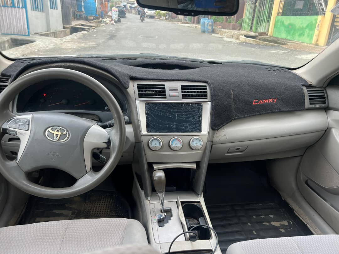 Toyota camry 2010 For Sale