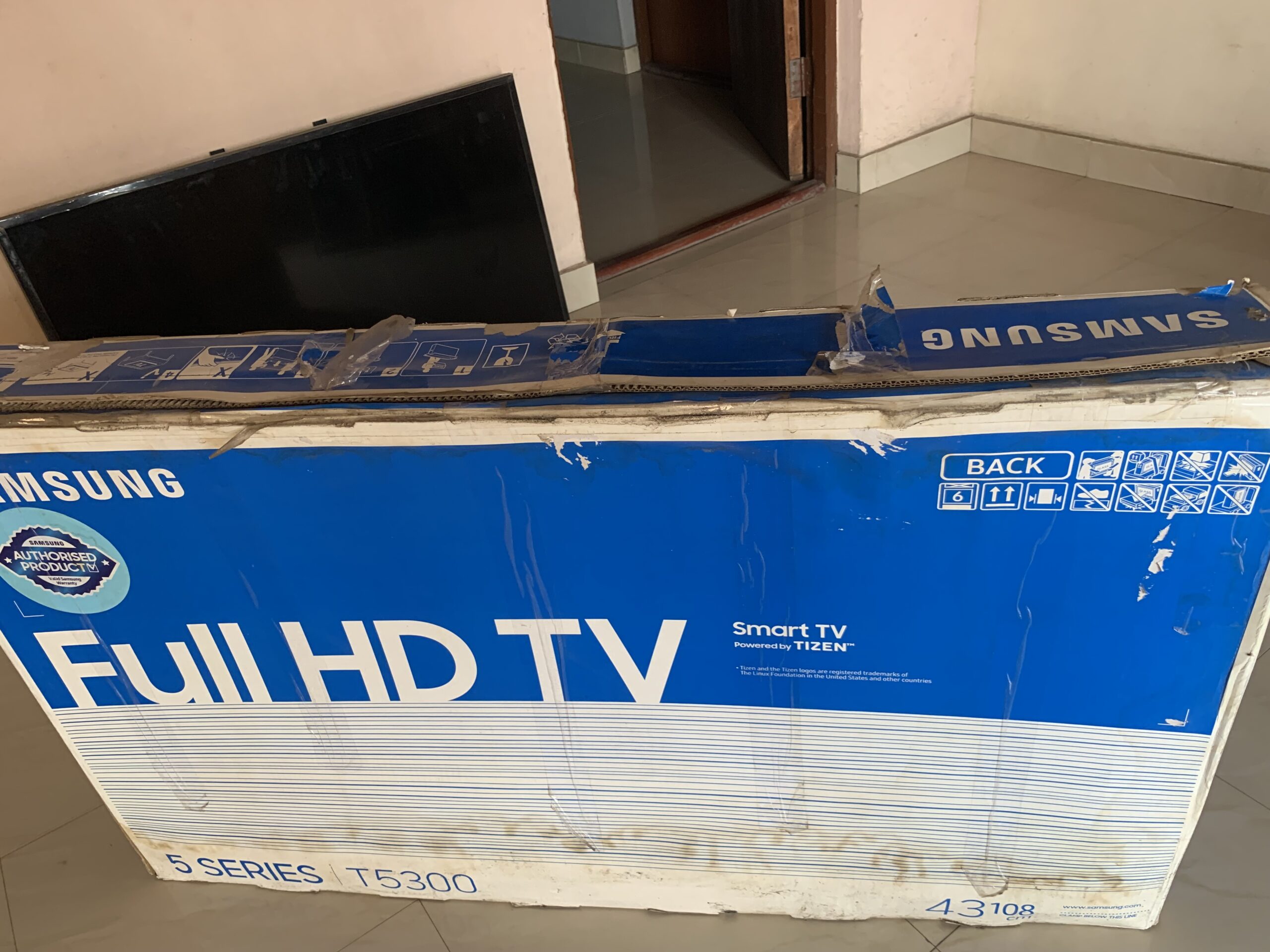 Samsung smart HD tv 43 inches