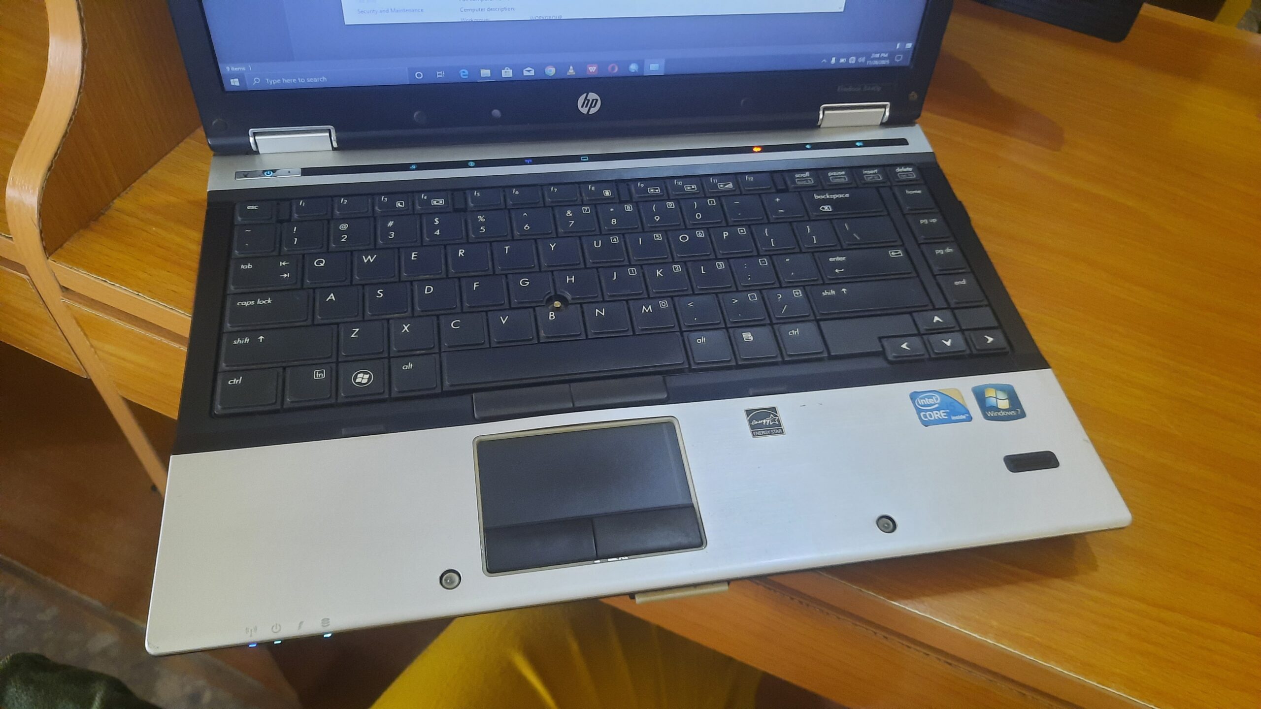 HP elitebook 8440p 8gb Ram, core i5, 500gb memory.