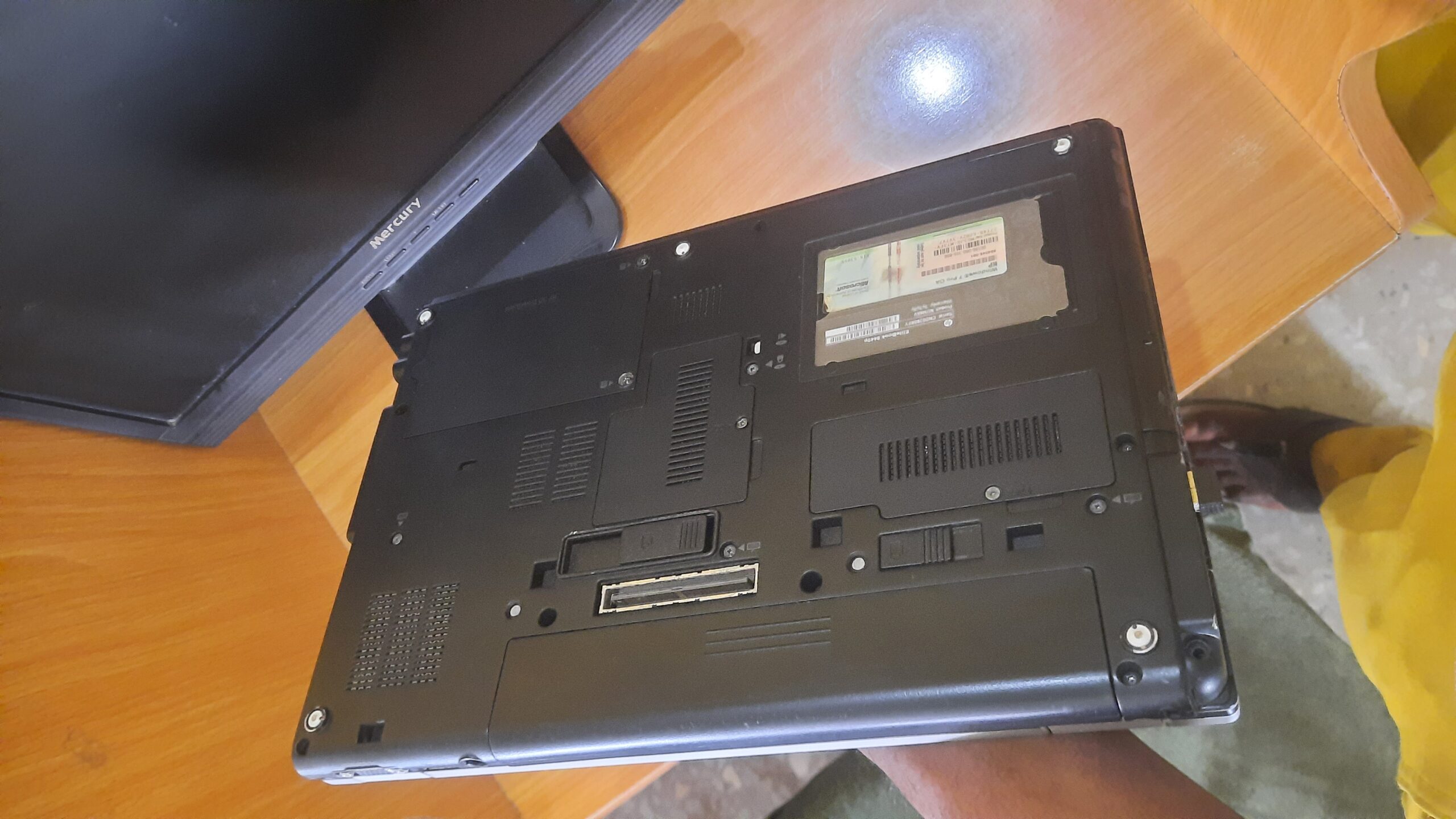 HP elitebook 8440p 8gb Ram, core i5, 500gb memory.