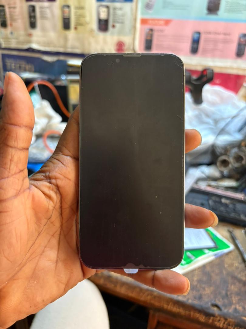 Original Apple iPhone 13 Pro, neatly used and in excellent condition.